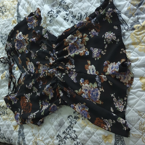 Romper - Picture 2 of 4